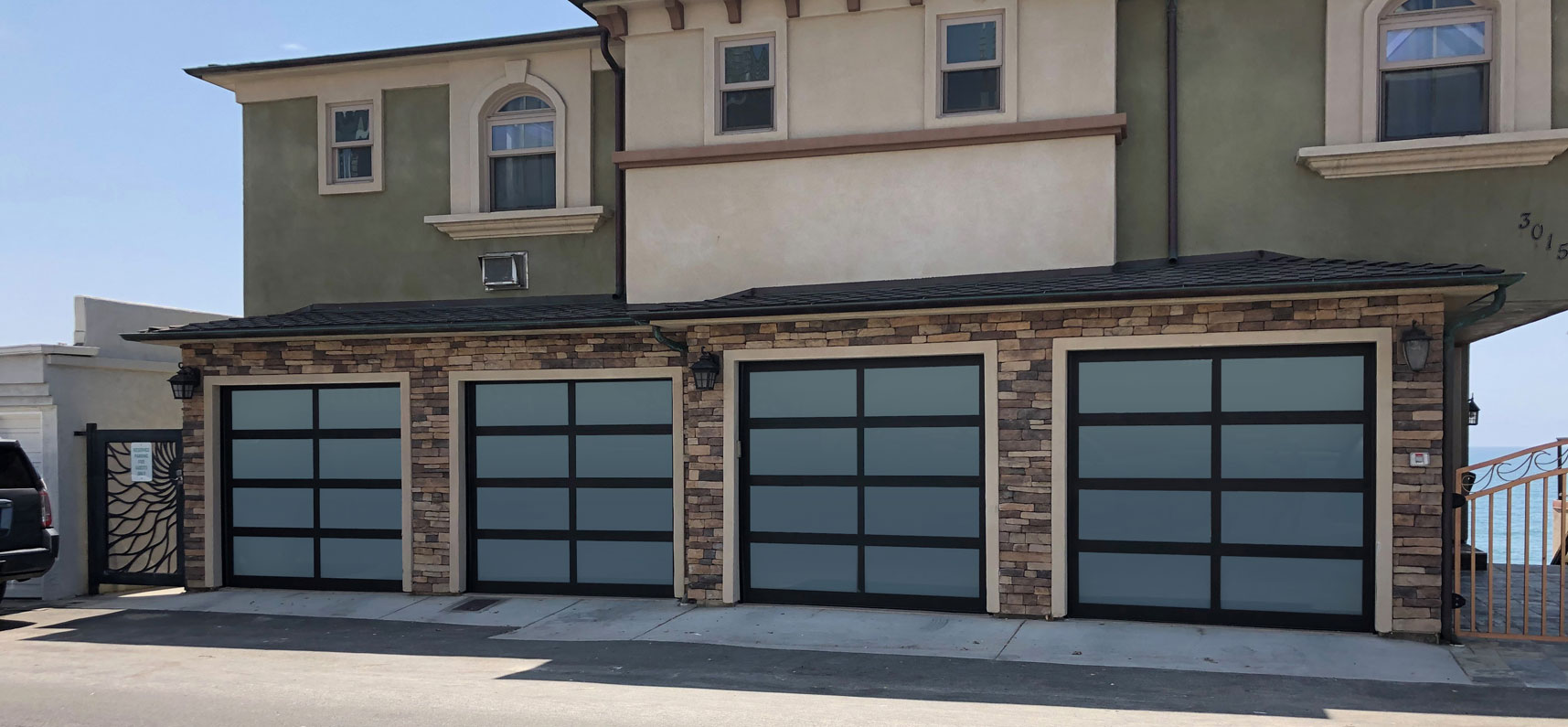 Model EL100 Full View Aluminum Garage Doors