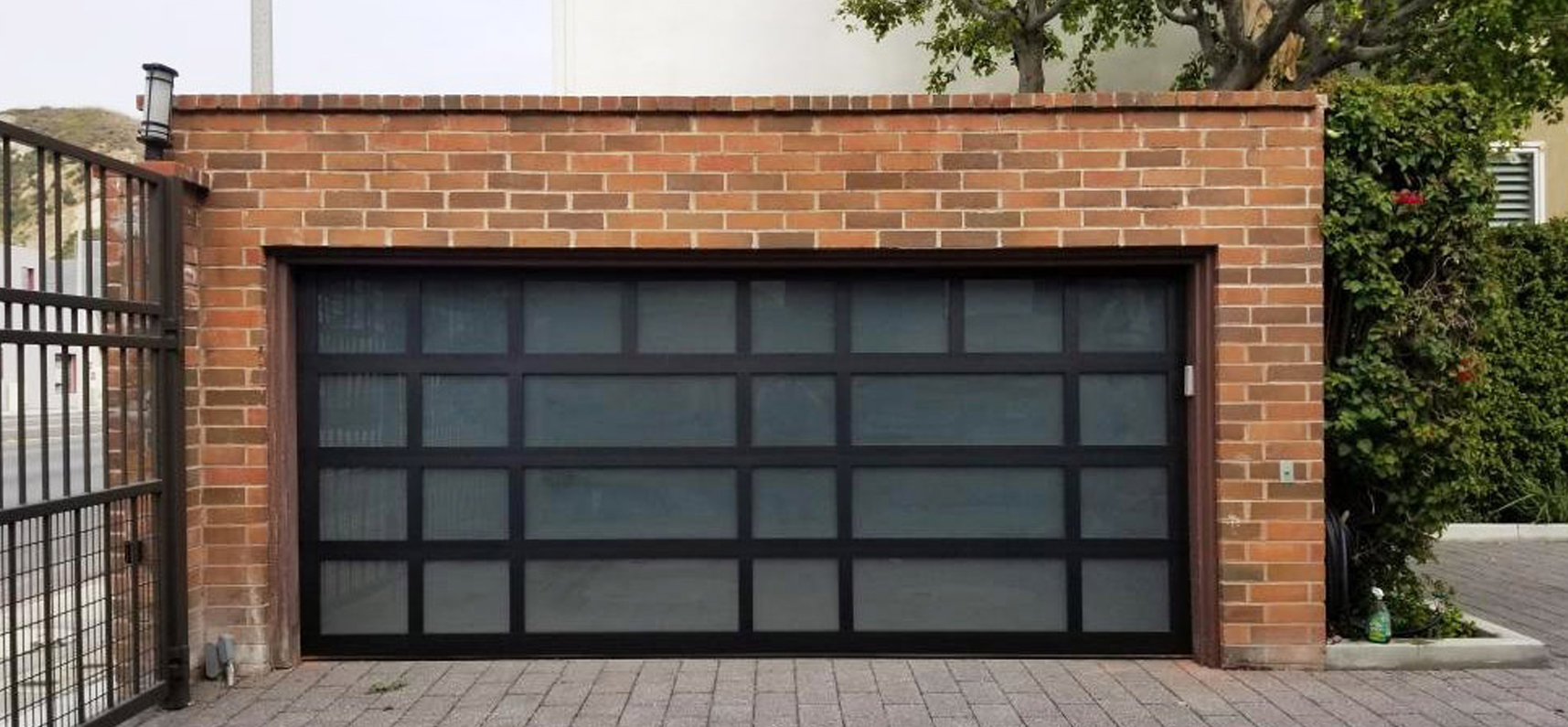 Model EL100 Full View Aluminum Garage Doors