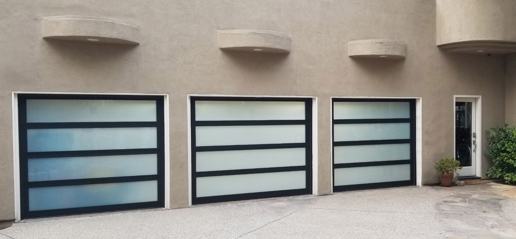 Model EL100 Full View Aluminum Garage Doors