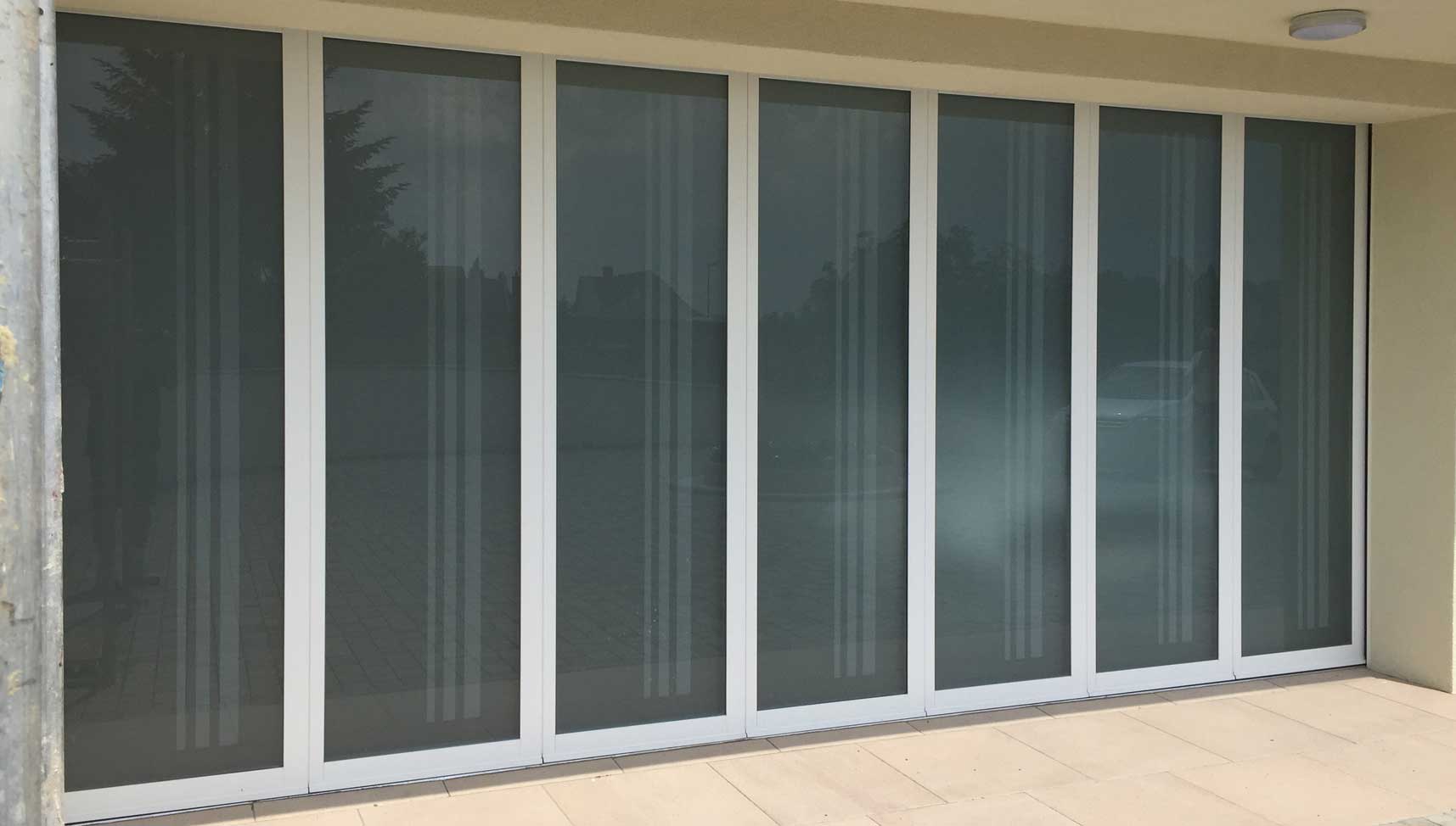 Model EL200 Horizontal Sliding Garage Door