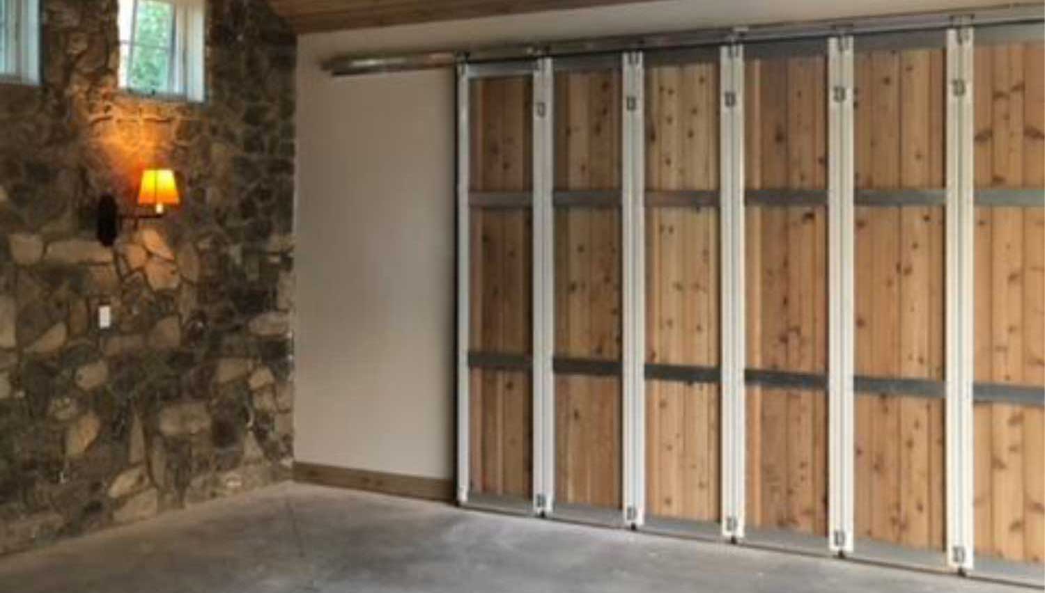 Model EL200 Horizontal Sliding Garage Door